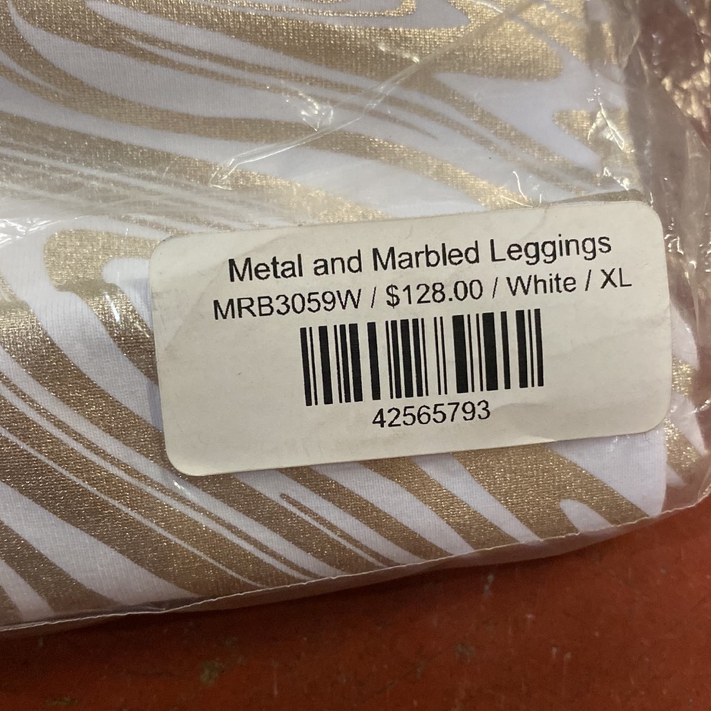 *NWT* TROPHY YOGA METAL AND MARBLED LEGGINGS, White, SIZE XL - Picture 5 of 5